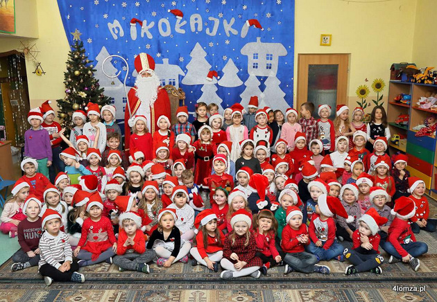  Foto: Wizyta świętego Mikołaja Biskupa z Miry w przedszkolu