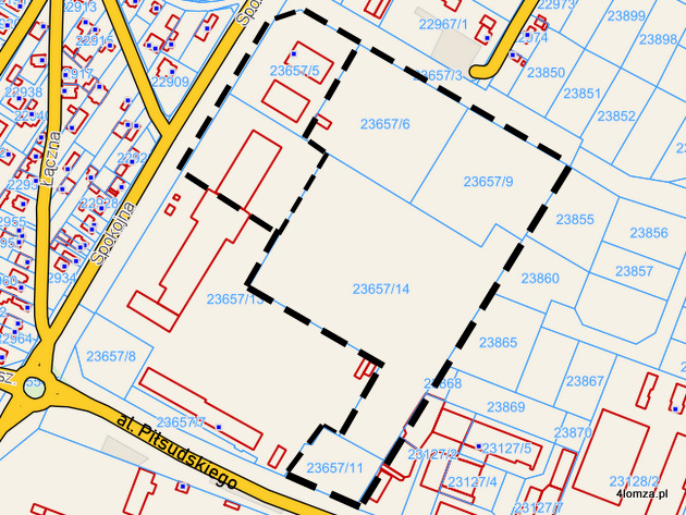 Zaznaczona na mapie działki z dawnej bazy PKS Łomża, które kupili ci, którzy 