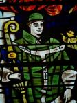 Błogosławiony Lanfranck z Canterbury (1005 – 1089)

c.d. ako duszpasterz  wyróżnił się tym, że  rozbudował katedrę, klasztorowi benedyktyńskiemu, który ją obsługiwał, narzucił swą władzę. Króla i jego rycerzy zachęcał do zakładania klasztorów. W latach 1075 i 1076 przewodniczył synodom  w Londynie i w Winchesterze. Reformy gregoriańskie stosował po swojemu, dość niezależnie i z wyczekiwaniem. Wyczekująco zachował się też w czasie, gdy rozgorzała walka o inwestyturę. Zreformował życie kleru diecezjalnego i zakonnego, wprowadził karność kościelną. W tym celu zreformował ustawodawstwo kościelne w Anglii. Po 19 latach rządów (1070-1089) oddał Bogu ducha  w dwa lata po śmierci Wilhelma Zdobywcy, w dniu 28 maja 1089 roku.