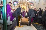 Foto: Uroczystości w kaplicy Matki Bożej Łomżyńskiej Pięknej Miłości poniżej krypta biskupów łomżyńskich