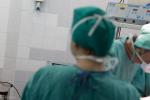 Foto: Pielęgniarka z bloku operacyjnego ma koronawirusa