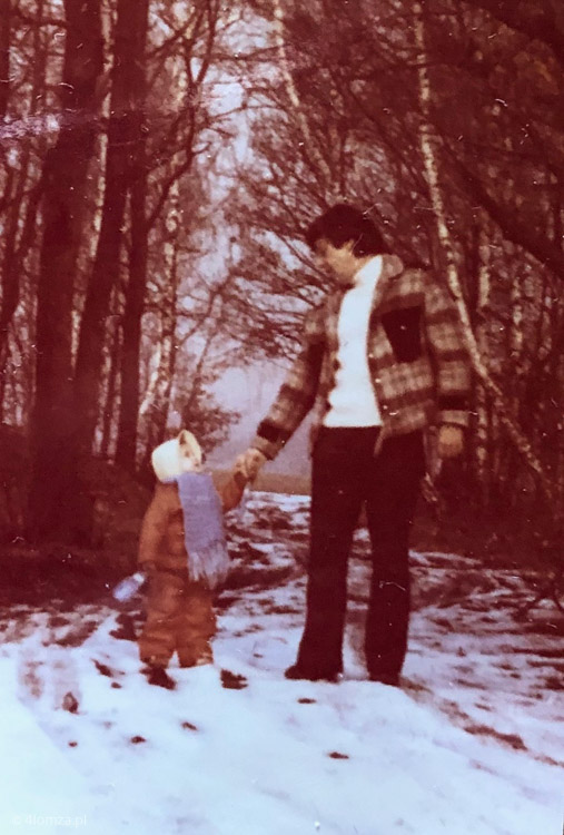 Z córką Olą na spacerze, 1979