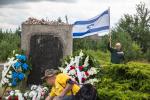 Foto: Pomnik pomordowanych żydów w Jedwabnem