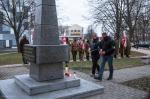 Foto: Zapalenie zniczy przez przedstawicieli ONR-u 28. lutego