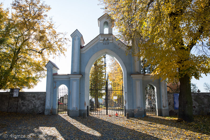 Brama cmentarza przy ul. Kopernika w Łomży