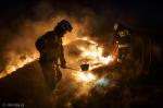 Foto: Wieczorny pożar traw na Fortach w Piątnicy