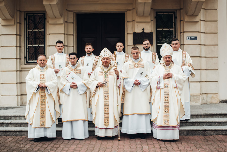  Foto: Nowi diakoni diecezji łomżyńskiej