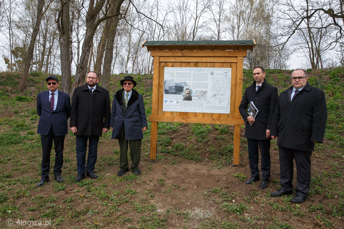  Foto: Tablica o żydowskich mieszkańcach Nowogrodu oficjalnie dostępna