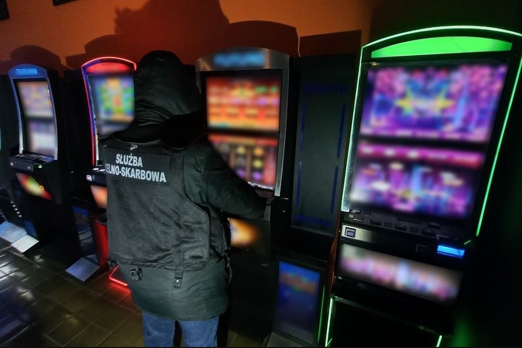  Foto: Kolejne automaty do gier przejęte przez KAS