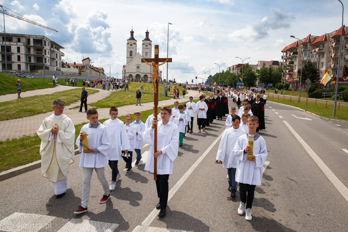 Procesja Bożego Ciała w Parafii Krzyża Świętego w Łomży