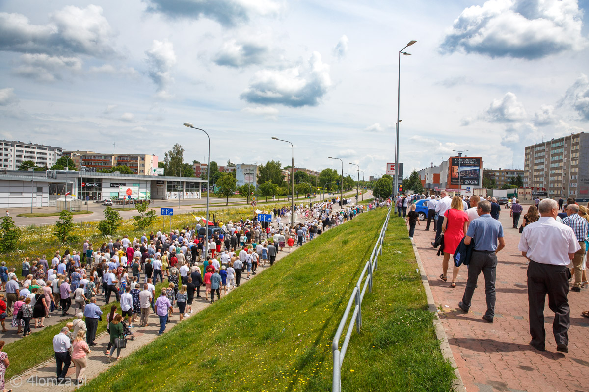 Procesja Bożego Ciała w Parafii Krzyża Świętego w Łomży