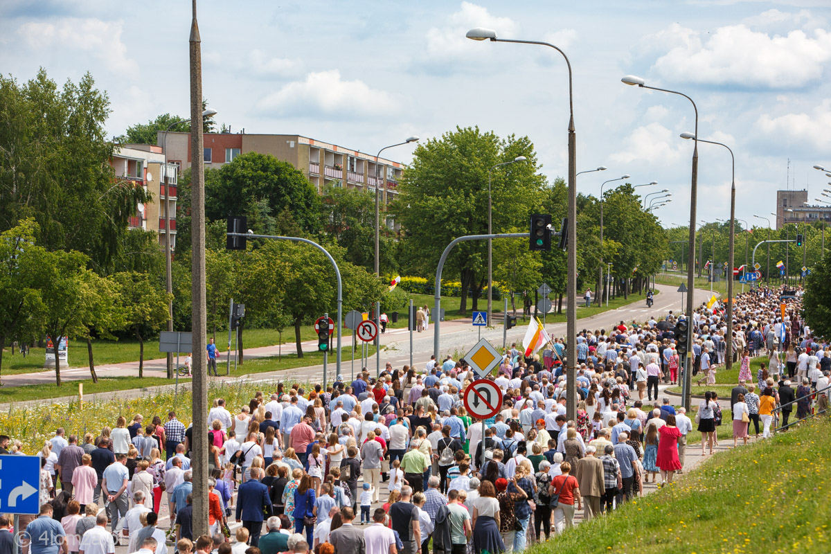 Procesja Bożego Ciała w Parafii Krzyża Świętego w Łomży