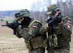 Foto: Nowi strzelcy służą w Jednostce Strzeleckiej 10...