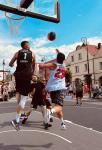 Foto: Dwa boiska do street basketu zdały pierwszy egz...